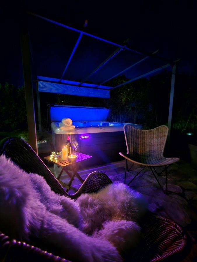 Villa Stonehouse Ana With Jacuzzi Rovinj-Krmed Extérieur photo